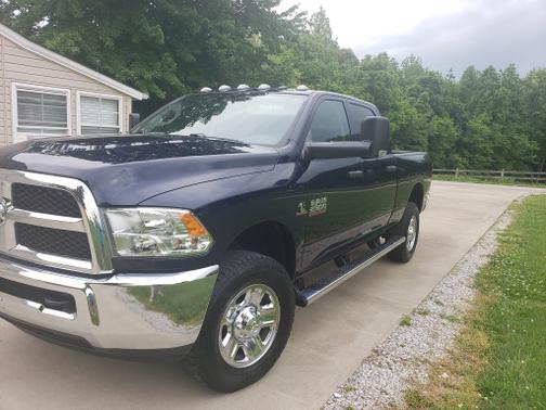 Photo 3 of 11 of 2018 RAM 2500 Tradesman